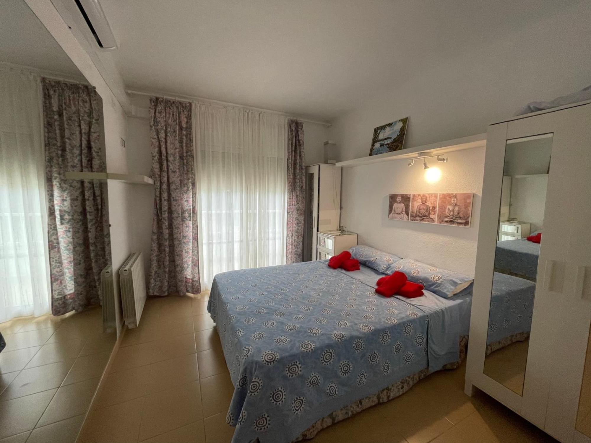 Апартаменты Romantico Piso De La Playa Fenals Льорет-де-Мар Экстерьер фото